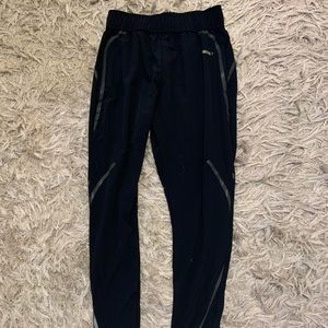 GYMSHARK JOGGERS🖤